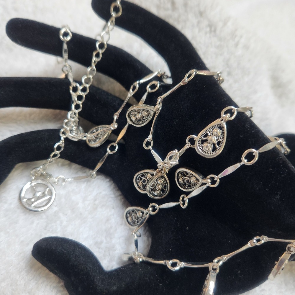 Trifari Vintage Silver Tone Teardrop‎ Filigree Station Necklace Crown Logo 32"